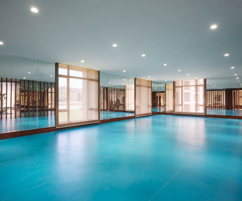 Hiranandani Estate swimming pool