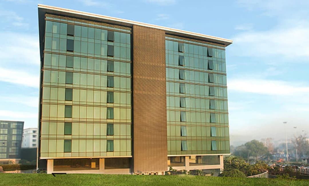 Hiranandani Fulcrum exterior image 1