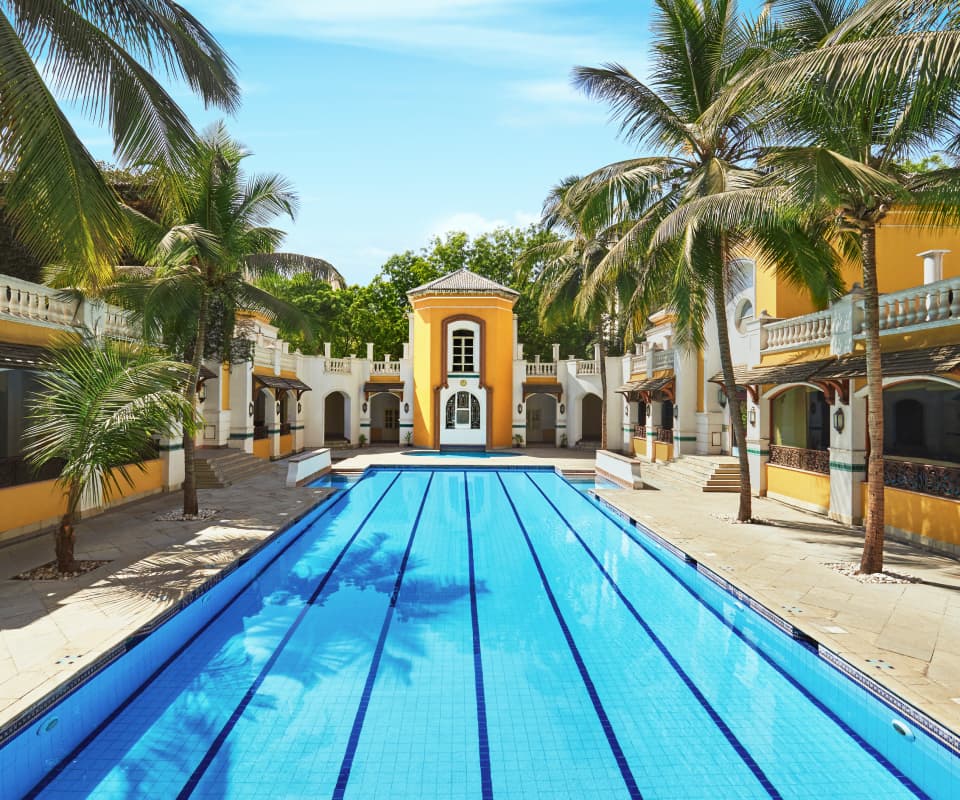 Hiranandani Aralia Swimming pool